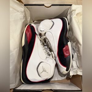 OG Nike 2005 Air Jordan Team Concept in White/Varsity Red-Black